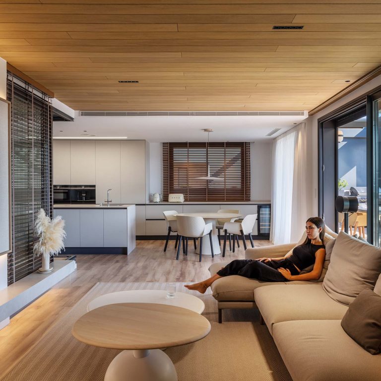 salon-cocina-atico-entrejardines-murcia-alberto-garcia-diseno-interior