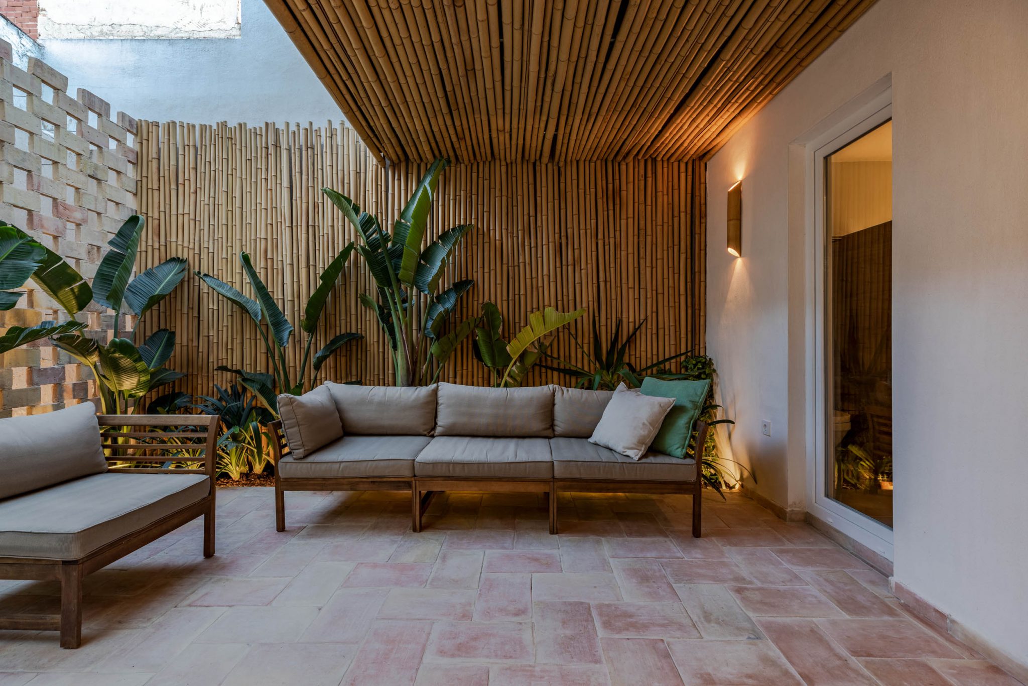 patio tropical diseño interior Alberto García